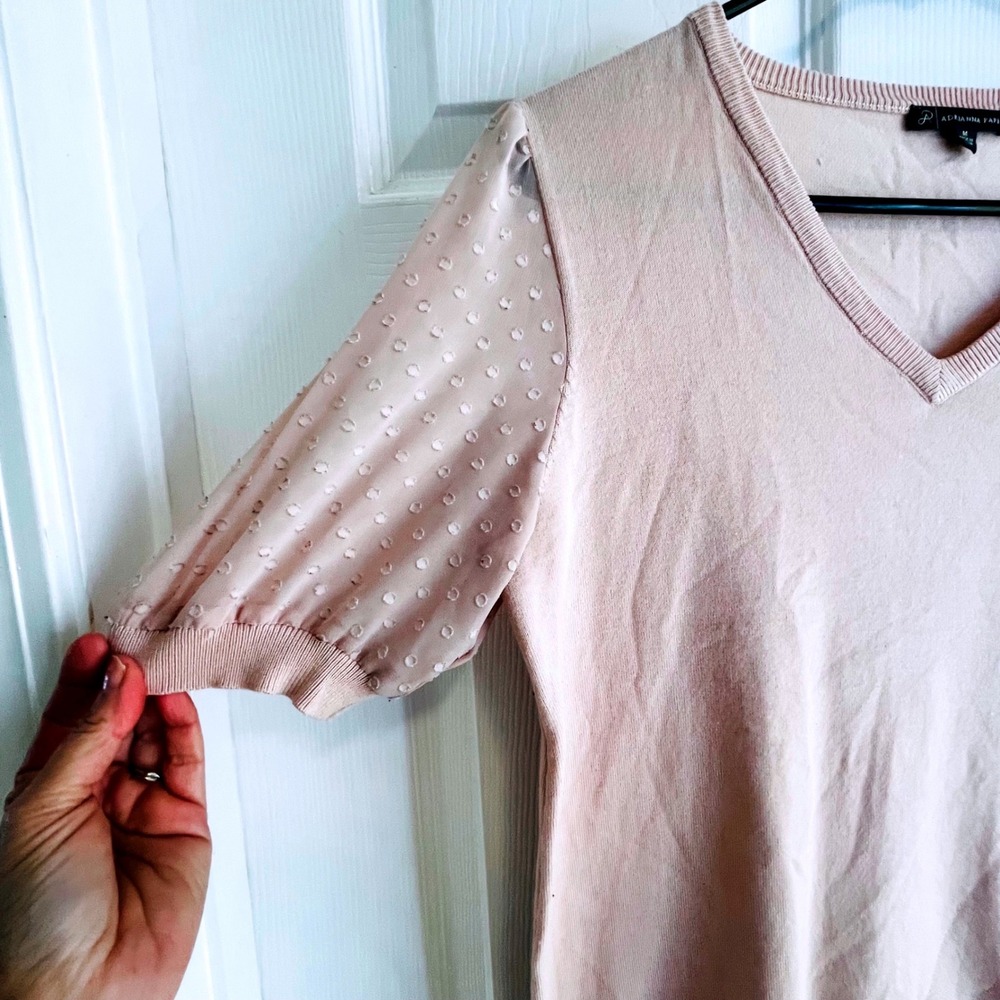 Adrianna Papell Pink V Neck Sheer Dot Sleeve Sweater Top Womens Medium
Romantic - Picture 4 of 8